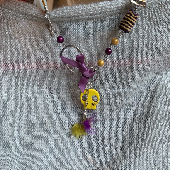 3x35$ 💀 Handmade - Skull short necklace - ruban bead feather -yellow purple - Picture 6 of 10